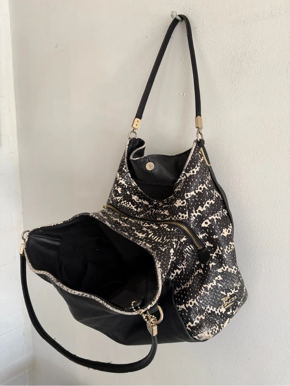 Coach soft black